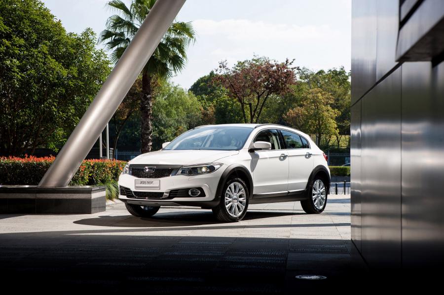  Qoros 3 City SUV 2014 года  (фото 29 из 35)